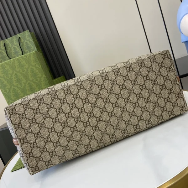 GUCCI GG Emblem中號米棕皮革手提包-815213：圖片 5