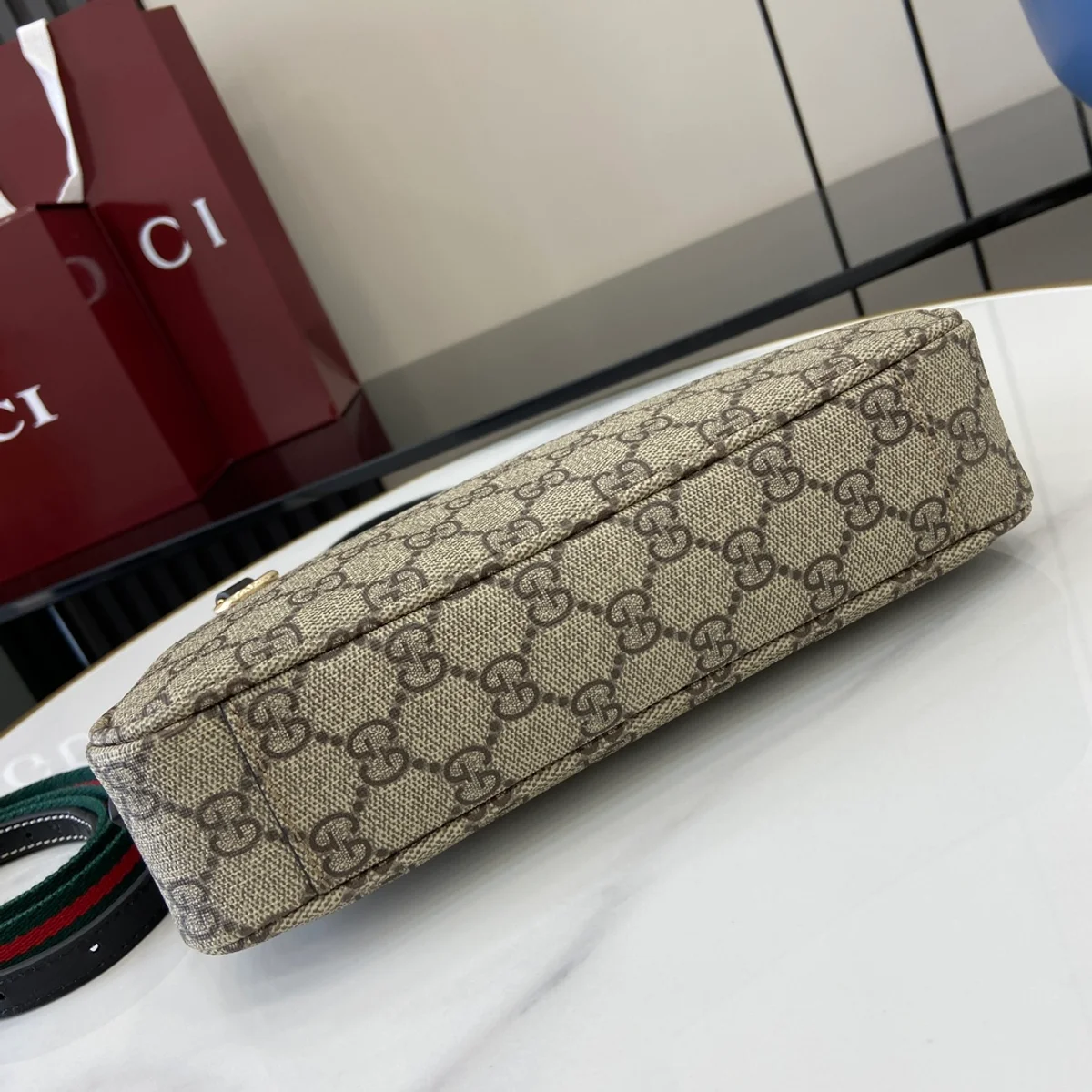 GUCCI GG Emblem小號米棕帆布肩揹包-815218 5 GUCCI GG Emblem小號米棕帆布肩揹包-815218