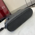GUCCI GG Emblem迷你黑色粒面超迷你包-815949：圖片 5