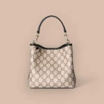 GUCCI GG Emblem迷你米棕皮革水桶包-815118