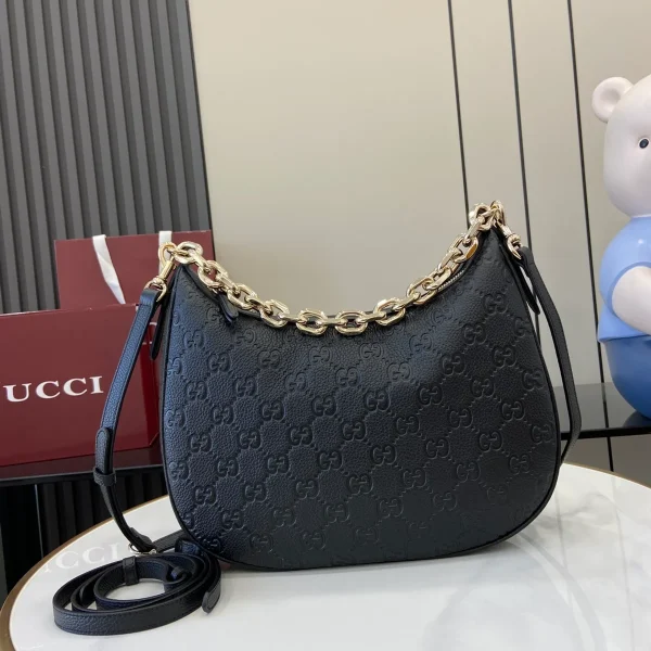GUCCI GG Emblem中號灰褐粒面肩揹包-820453：圖片 2