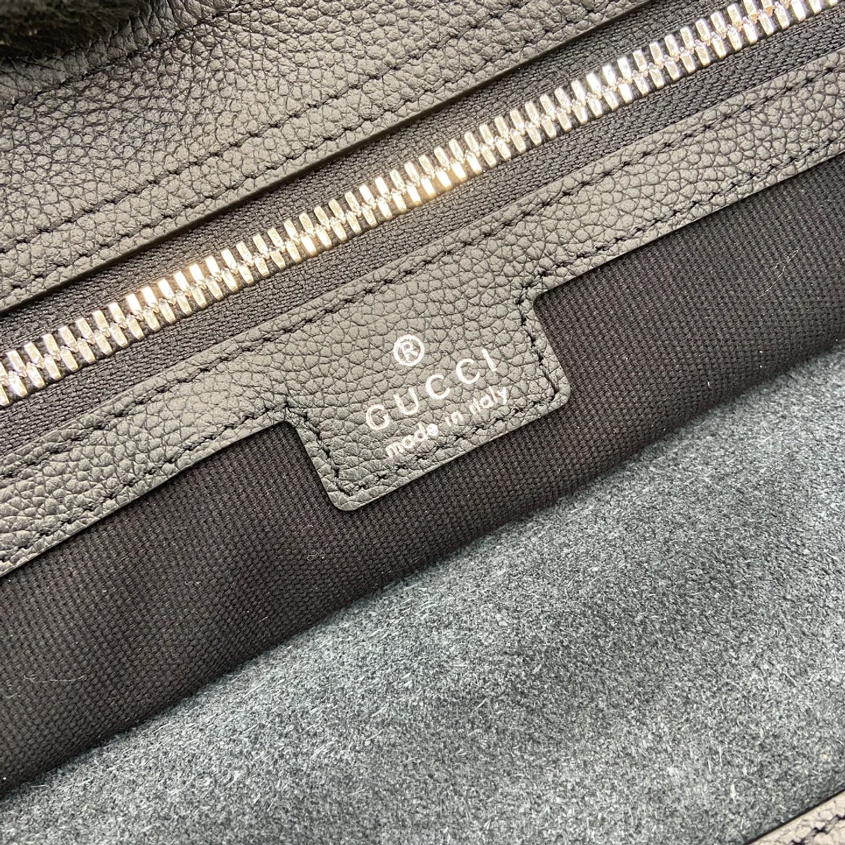GUCCI GG Signature中號黑色粒面斜揹包-801887 10 GUCCI GG Signature中號黑色粒面斜揹包-801887
