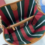 GUCCI GG Emblem小號米棕帆布肩揹包-815103：圖片 9
