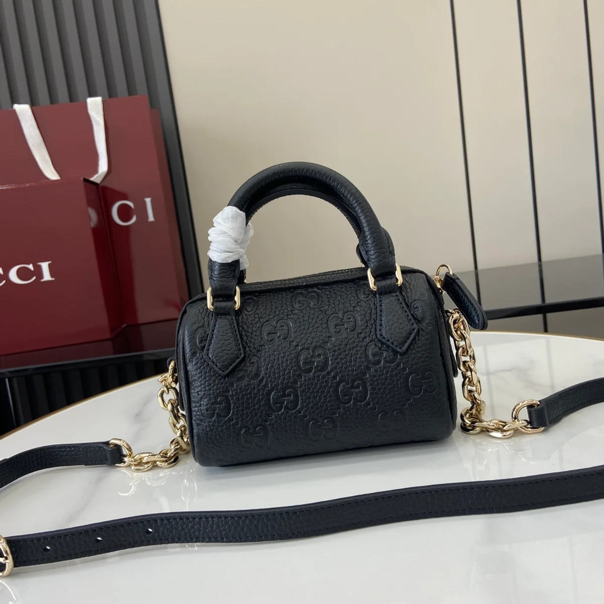 GUCCI GG Emblem超迷你黑色粒面皮革手挽包-815256 4 GUCCI GG Emblem超迷你黑色粒面皮革手挽包-815256