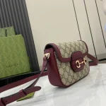GUCCI Horsebit 1955迷你紅色皮革肩揹包-815205：圖片 3