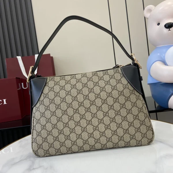 GUCCI GG Emblem中號米棕皮革肩揹包-815216：圖片 4