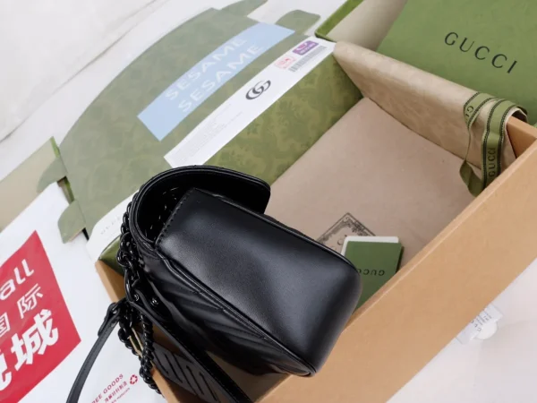 GUCCI GG Marmont迷你灰褐絎縫皮斜揹包-446744：圖片 12
