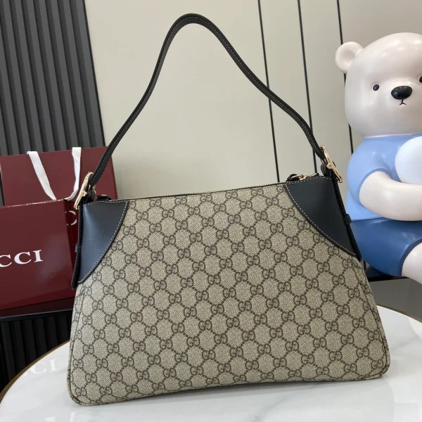 GUCCI GG Emblem大號米棕帆布肩揹包-815217：圖片 4
