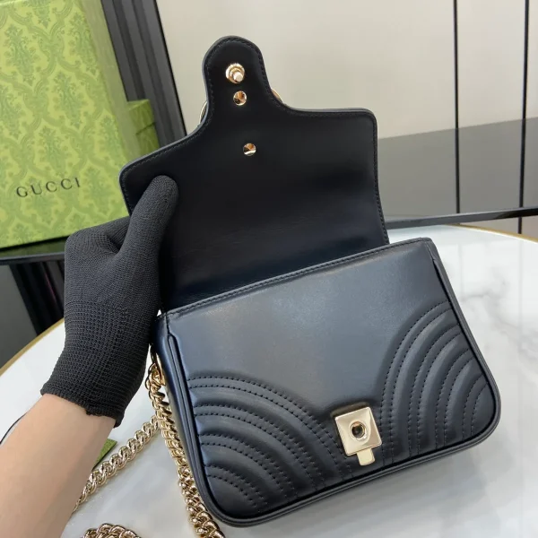 GUCCI GG Marmont迷你黑色皮革斜揹包-811238：圖片 8