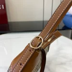 GUCCI GG Emblem超迷你米棕帆布肩揹包-820696：圖片 9