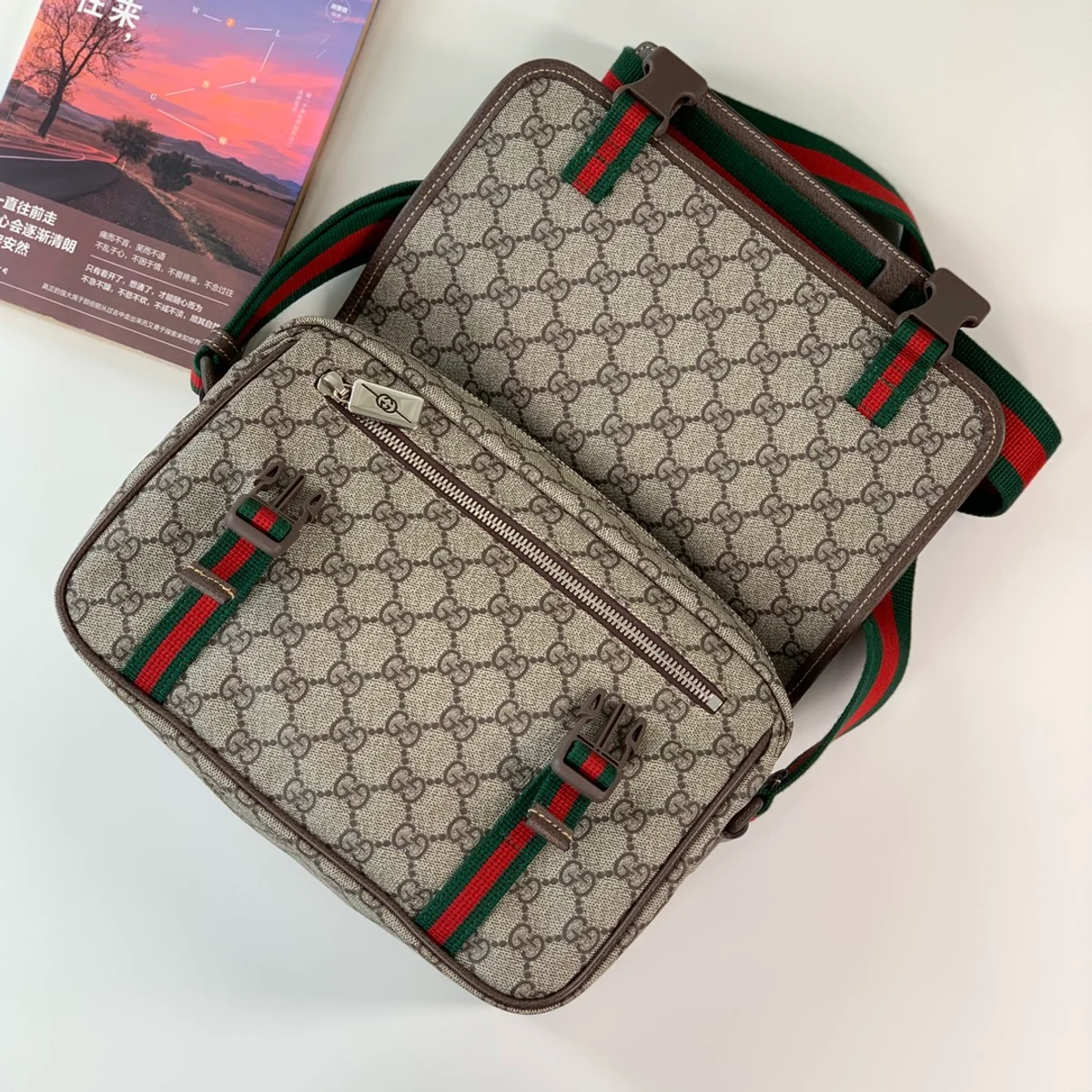 GUCCI GG Supreme中號米棕帆布斜背包-760123 6 GUCCI GG Supreme中號米棕帆布斜背包-760123