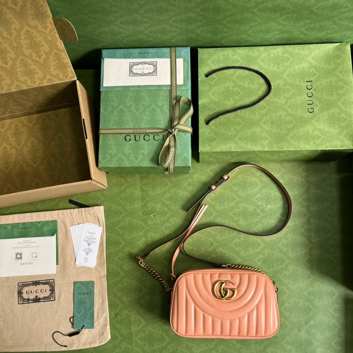 GUCCI GG Marmont小號黑色紋斜揹包-447632 10 GUCCI GG Marmont小號黑色紋斜揹包-447632