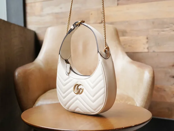 GUCCI GG Marmont白色皮革迷你斜揹包-699514：圖片 4
