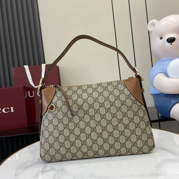 GUCCI GG Emblem中號黑色皮革肩揹包-815216：圖片 2