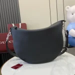 GUCCI GG Signature中號黑色粒面斜揹包-801887：圖片 2