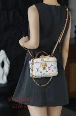 複刻包LV x 村上隆復刻版Vanity Chain Pouch 彩色Monogram鏈條隨身包：圖片 28