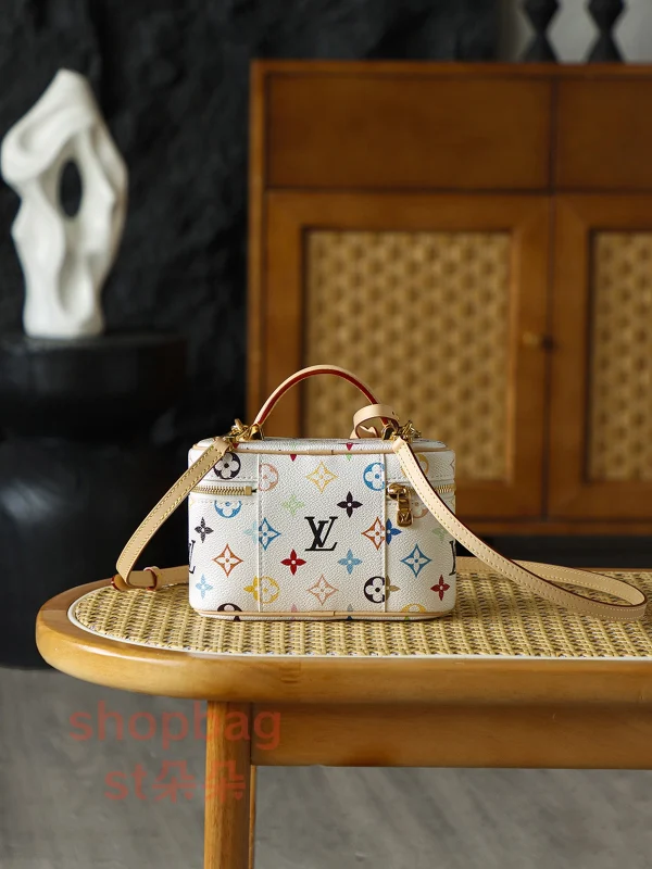 複刻包LV x 村上隆復刻版Vanity Chain Pouch 彩色Monogram鏈條隨身包：圖片 4