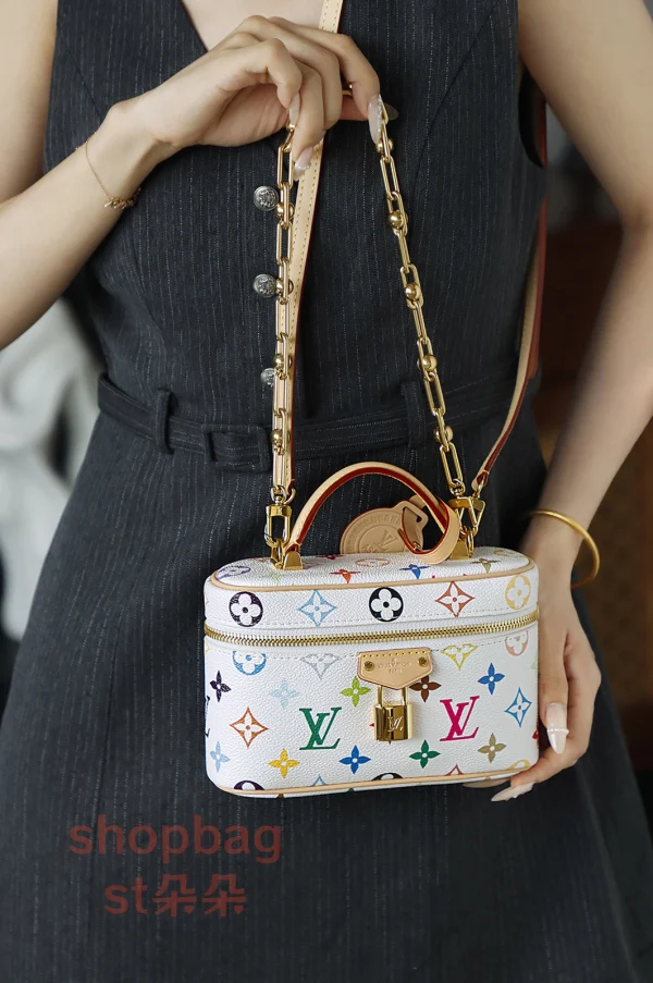 複刻包LV x 村上隆復刻版Vanity Chain Pouch 彩色Monogram鏈條隨身包：圖片 25