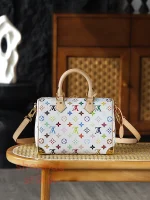 高仿複刻 LV x TM Speedy Bandoulière 25 白三彩 旅行包：圖片 4