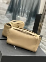柔軟亮面小牛皮CASSANDRE手袋：圖片 7
