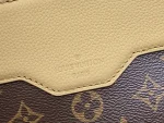 LV Outdoor Backpack 壓花麂皮細節粒面皮革雙肩包：圖片 12