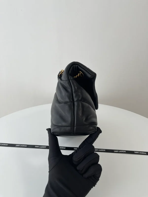 義大利小羊皮翻蓋絎縫鏈條信封包：圖片 5