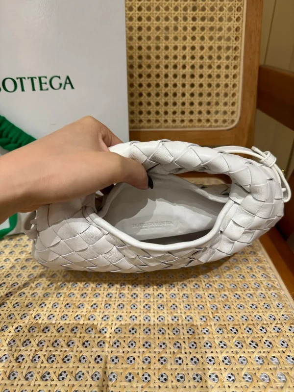 迷你Intrecciato編織白色牛皮革斜挎包：圖片 9