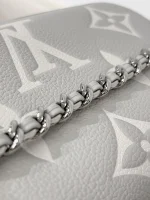 Louis Vuitton Wallet On Chain Ivy 雙色Monogram Empreinte皮革包包：圖片 10