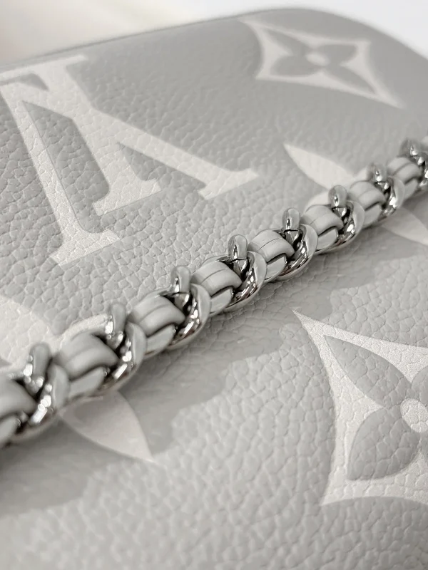 Louis Vuitton Wallet On Chain Ivy 雙色Monogram Empreinte皮革包包：圖片 10