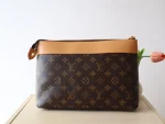 LV Pochette Voyage Souple 手拿包 - Monogram帆布旅行收納系列：圖片 4