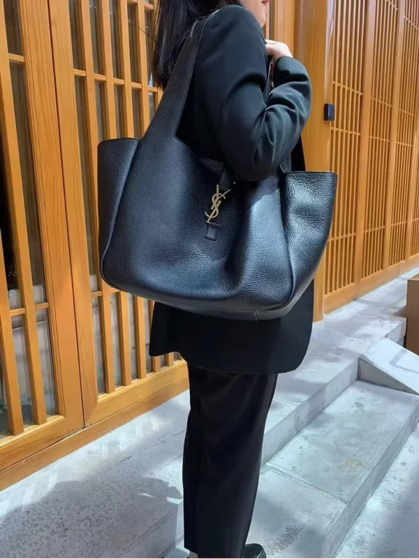 BEA橫版手提袋 - 麂皮襯裏Cassandre鉤扣設計：圖片 7
