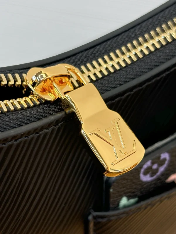LV x TM Marellini Epi皮革粗鏈帶多功能肩带肩背包：圖片 9