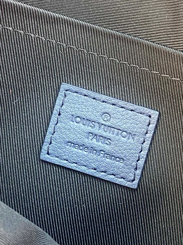 Louis Vuitton Pochette To-Go 隨身包 | 小牛皮Monogram印花 | 可拆式腕帶設計：圖片 6