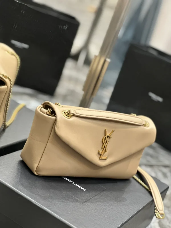 柔軟亮面小牛皮CASSANDRE手袋：圖片 4