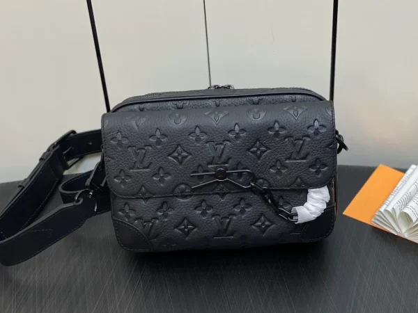 Louis Vuitton Steamer郵差包 | Taurillon Monogram壓花牛皮 經典鏈帶設計：圖片 2