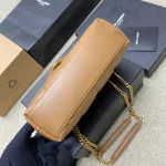PUFFER迷你版V紋絎縫小羊皮手袋：圖片 5