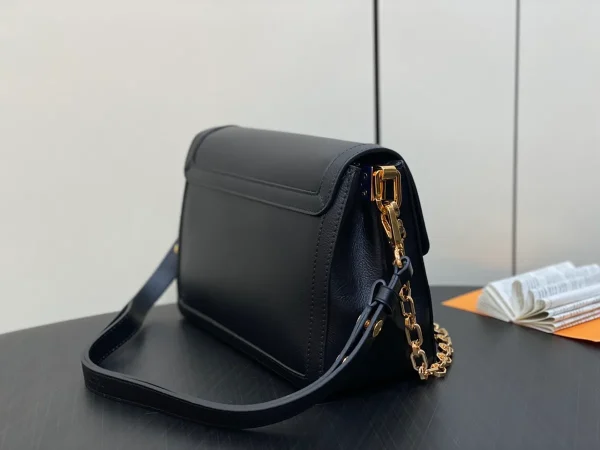 Louis Vuitton Dauphine Soft MM 2024春夏系列柔軟小牛皮包包：圖片 4
