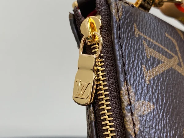 Louis Vuitton x 村上隆聯名複刻款Pochette Accessoires包包：圖片 11