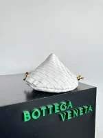 BottegaVenetaIntrecciato編織小號白色羊皮革肩背包：圖片 6