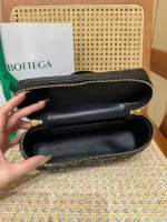 Intrecciato編織皮革化妝包可拆卸背帶：圖片 9