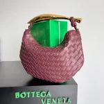 BottegaVenetaIntrecciato編織酒紅小號手袋：圖片 4