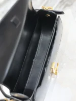 半月形拋光小牛皮肩背袋：圖片 10