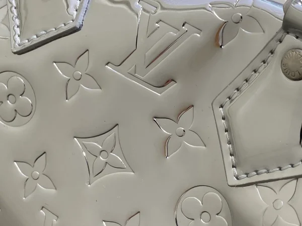 LV Ski系列 Speedy Bandoulière 20包包 - Monogram Miroir閃耀復古未來風：圖片 7