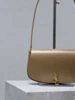 半月形小牛皮肩背袋 | 拋光飾面 CASSANDRE旋扣設計：圖片 3