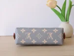 LV Pochette Cosmétique PM 梳洗袋 - Monogram Trianon 塗層帆布：圖片 6