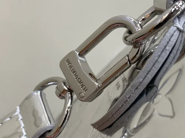 LV Ski系列 Speedy Bandoulière 20包包 - Monogram Miroir閃耀復古未來風：圖片 8