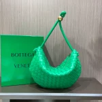 BottegaVeneta鸚鵡綠Intrecciato編織中號手拿包：圖片 2