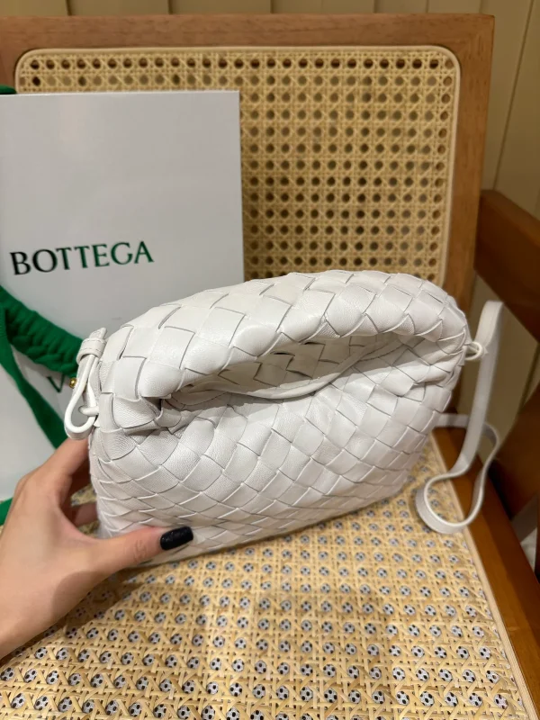 迷你Intrecciato編織白色牛皮革斜挎包：圖片 3