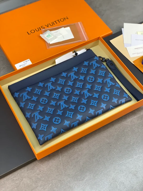 Louis Vuitton Pochette To-Go 隨身包 | 小牛皮Monogram印花 | 可拆式腕帶設計：圖片 3