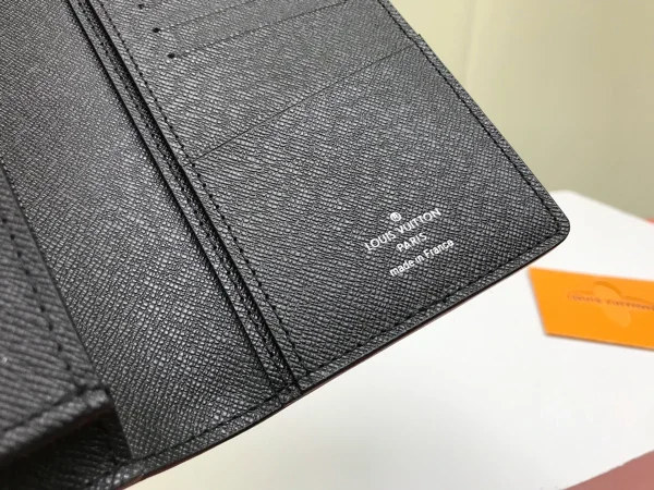 Louis Vuitton Brazza 男士Monogram Eclipse帆布錢包：圖片 8
